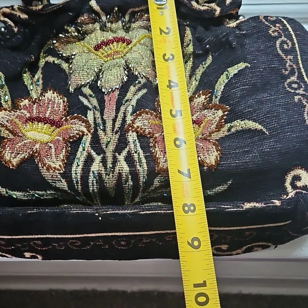 Vintage Tapestry Handbag With Floral Design - Picture 9 of 10
